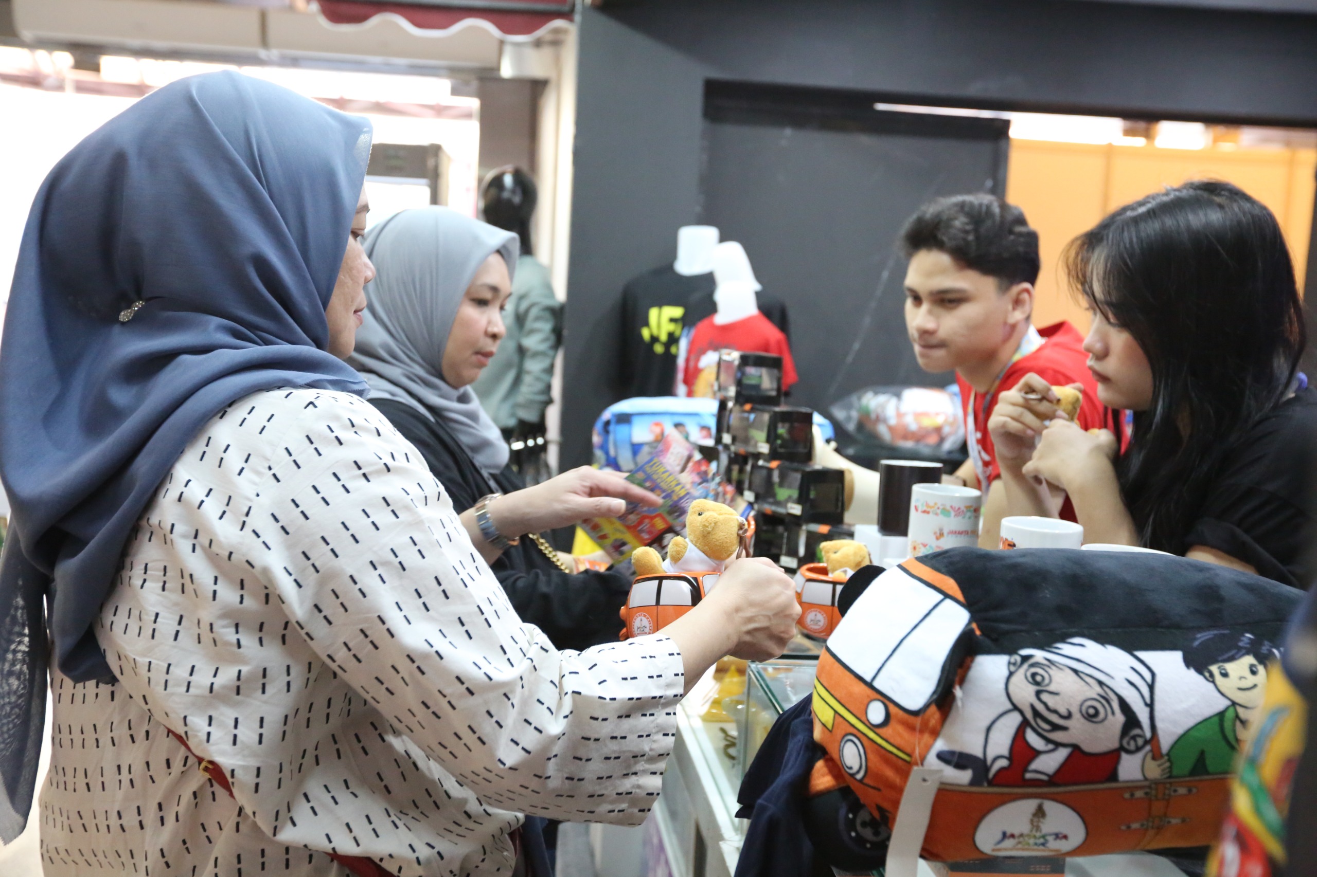 Merchandise Official Jakarta Fair Incaran Pengunjung