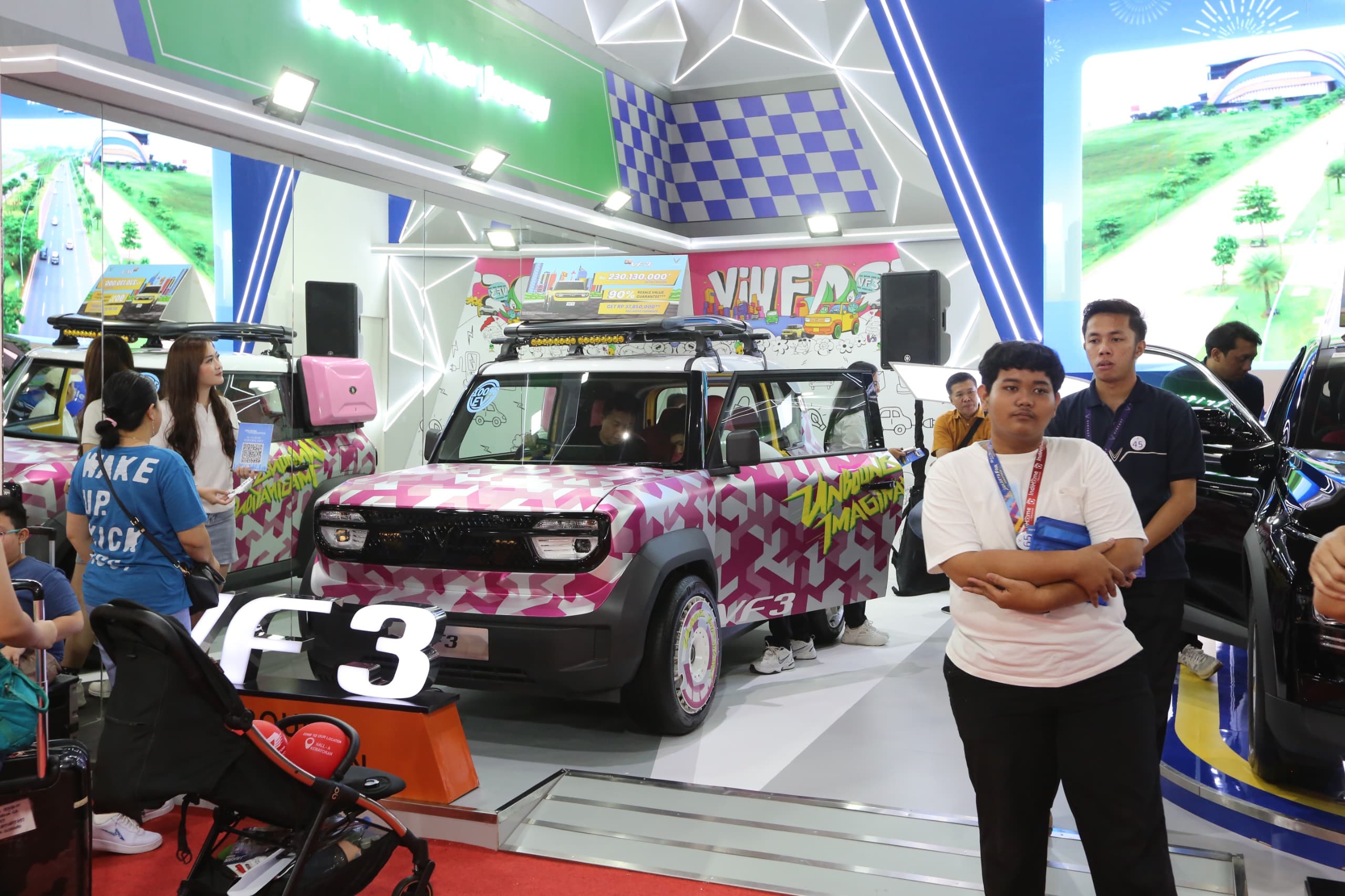 Promo Asik Mobil Listrik di Jakarta Fair 2025