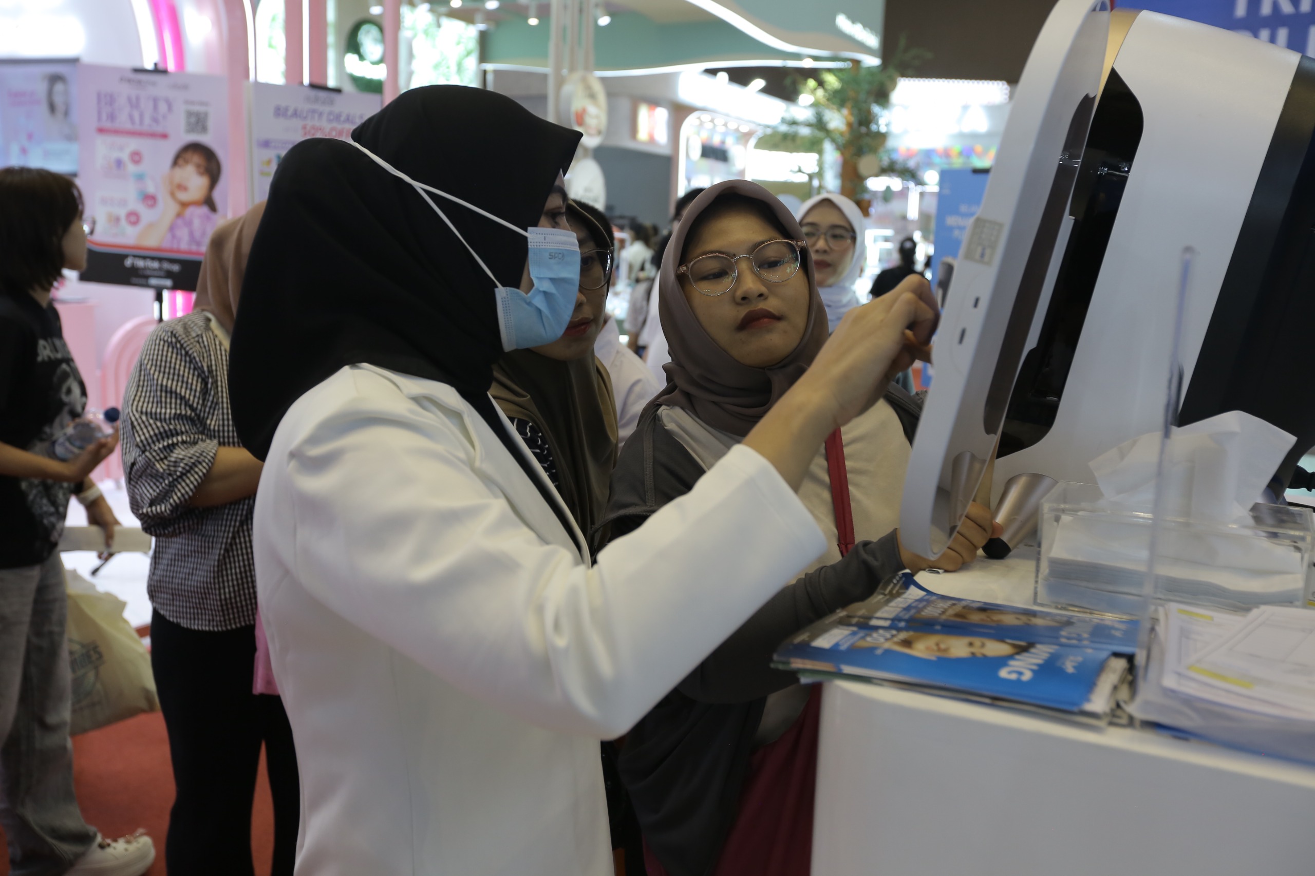Perawatan Kecantikan Gratis di Jakarta Fair 2025